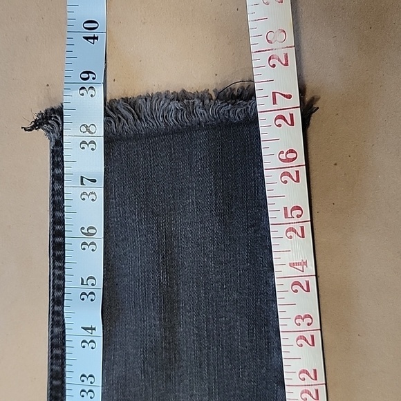 Madewell, Size 28 10" High Rise Skinny Washed Black Jeans, Raw / Frayed Hem - Picture 7 of 13